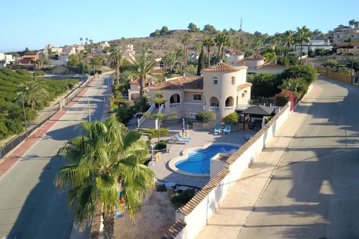 Image No.1-5 Bed Villa for sale