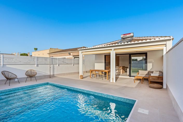 Image No.1-3 Bed Villa for sale