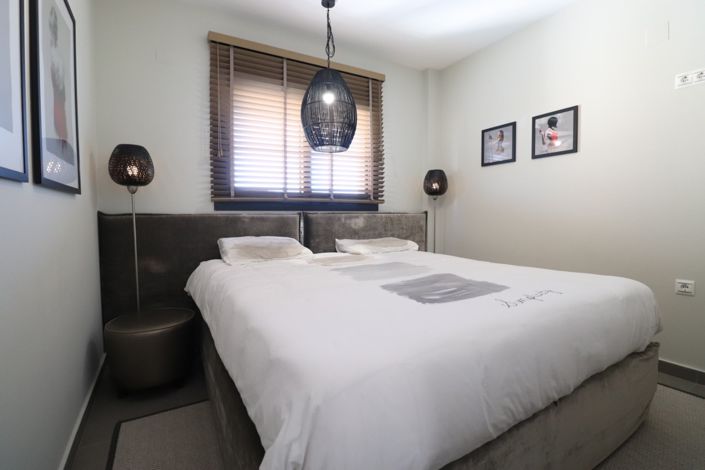 Image No.15-3 Bed Property for sale