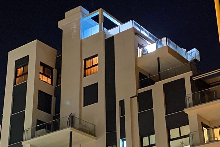 Image No.28-3 Bed Property for sale