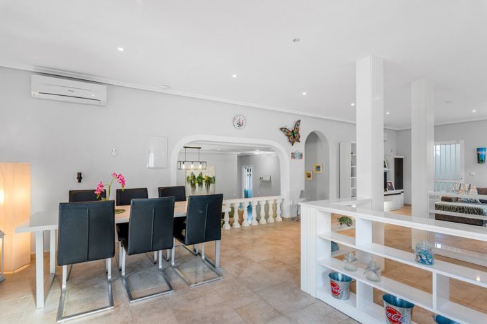 Image No.11-Villa de 6 chambres à vendre à San Miguel de Salinas