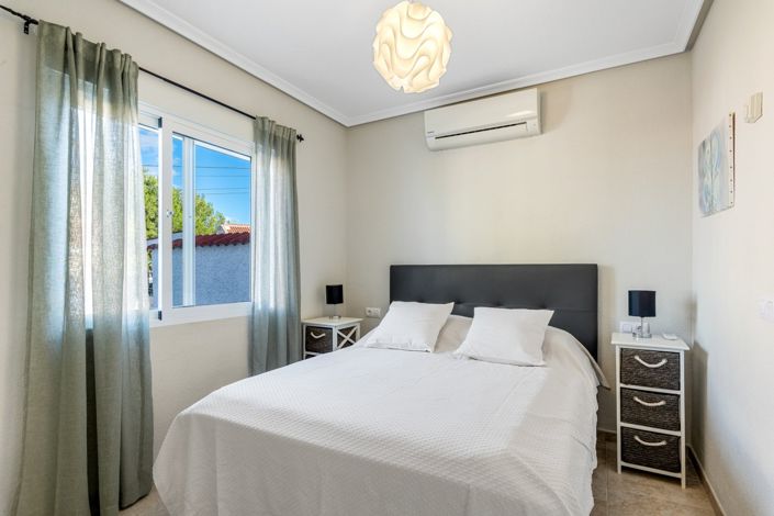 Image No.17-Villa de 6 chambres à vendre à San Miguel de Salinas