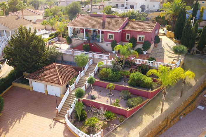 Image No.1-3 Bed Villa for sale