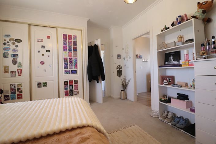 Image No.22-3 Bed Property for sale