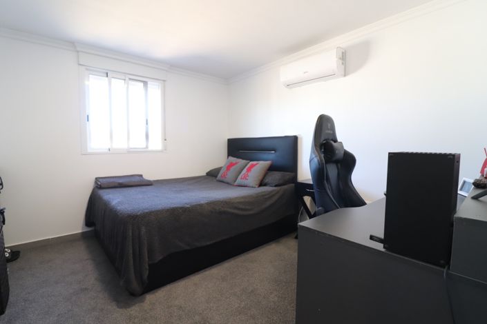 Image No.26-3 Bed Property for sale