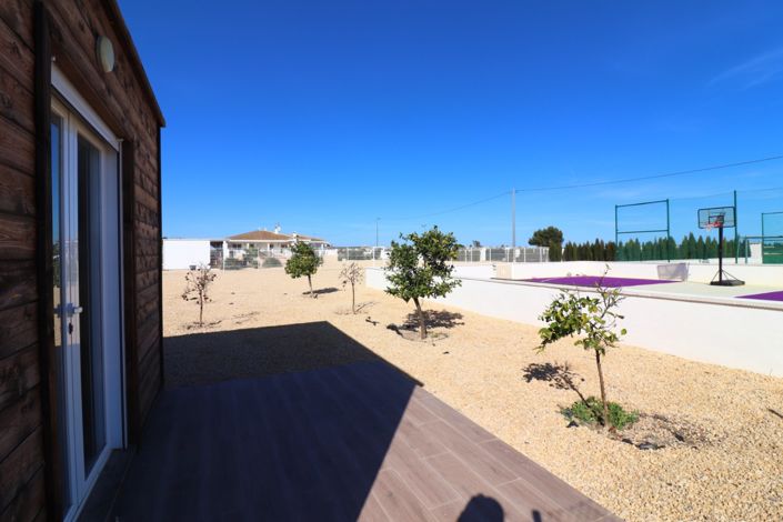 Image No.43-3 Bed Property for sale