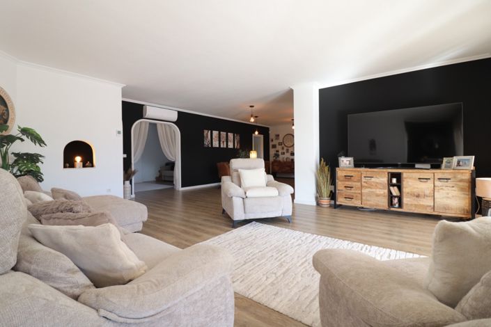 Image No.5-3 Bed Property for sale