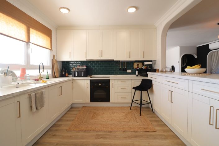 Image No.6-3 Bed Property for sale