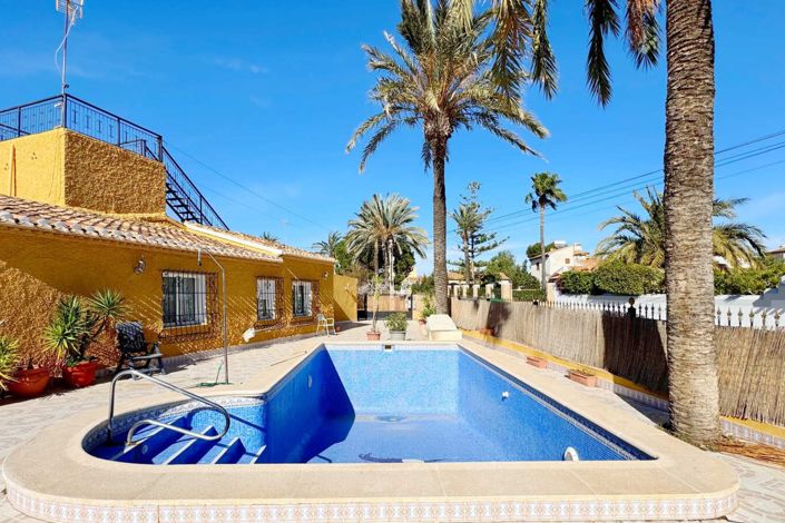 Image No.1-4 Bed Villa for sale