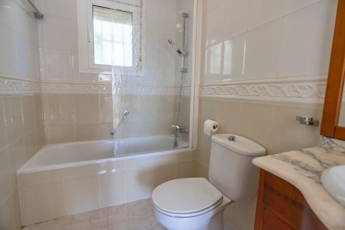 Image No.19-3 Bed Villa for sale