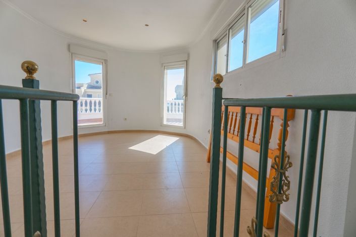 Image No.22-3 Bed Villa for sale