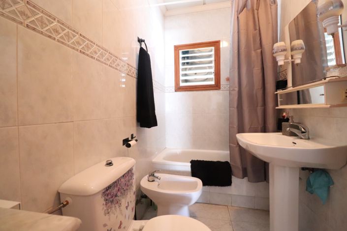 Image No.11-3 Bed Townhouse for sale