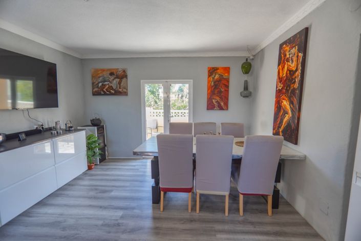 Image No.11-6 Bed Property for sale