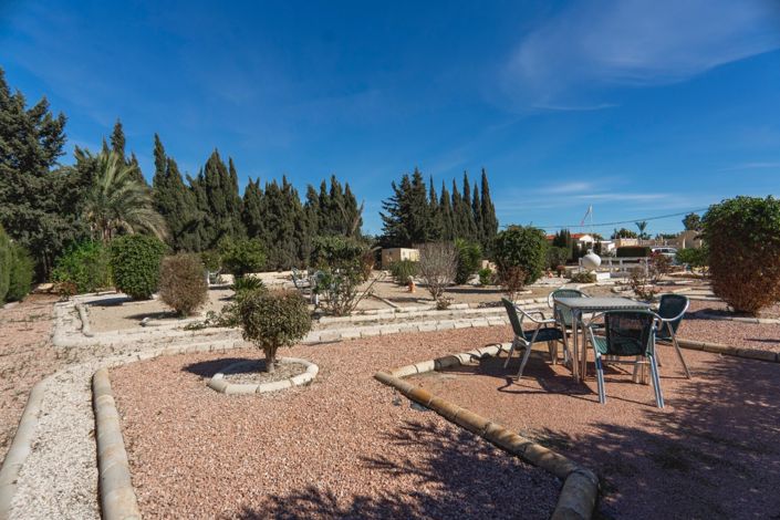 Image No.21-6 Bed Property for sale