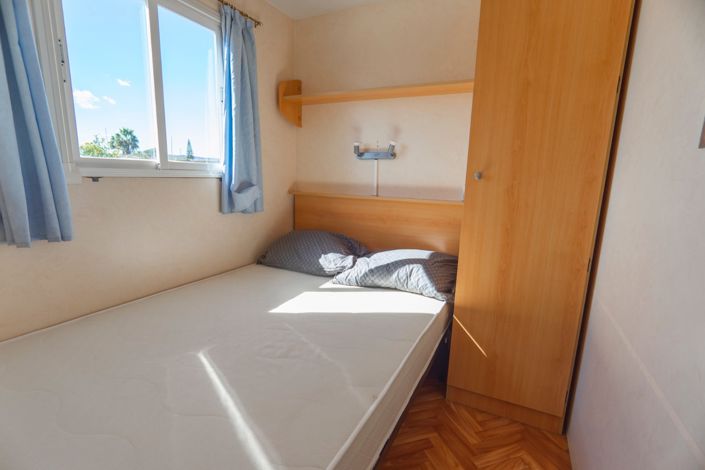 Image No.34-6 Bed Property for sale