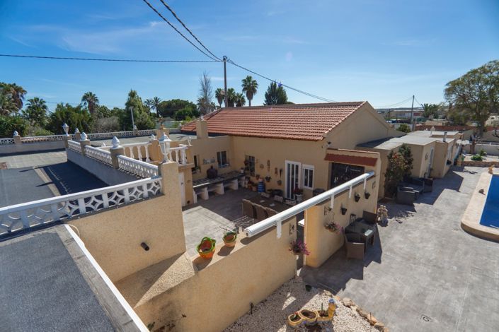 Image No.39-6 Bed Property for sale