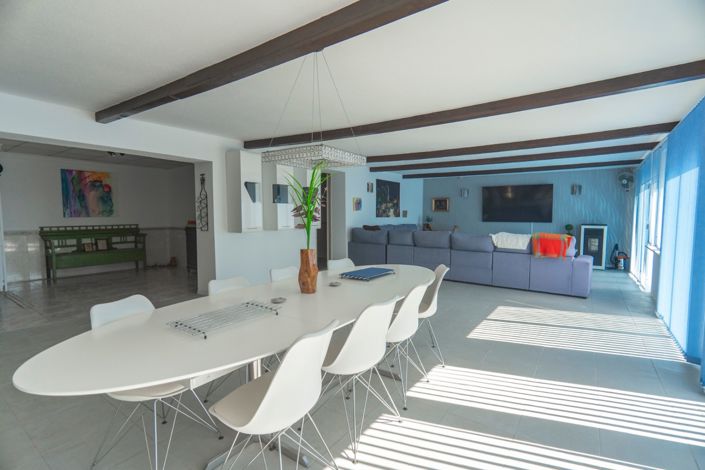 Image No.4-6 Bed Property for sale