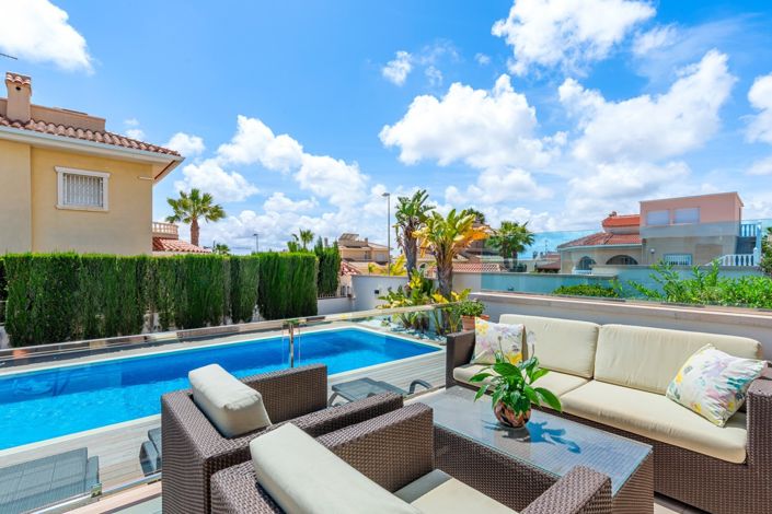 Image No.39-4 Bed Villa for sale