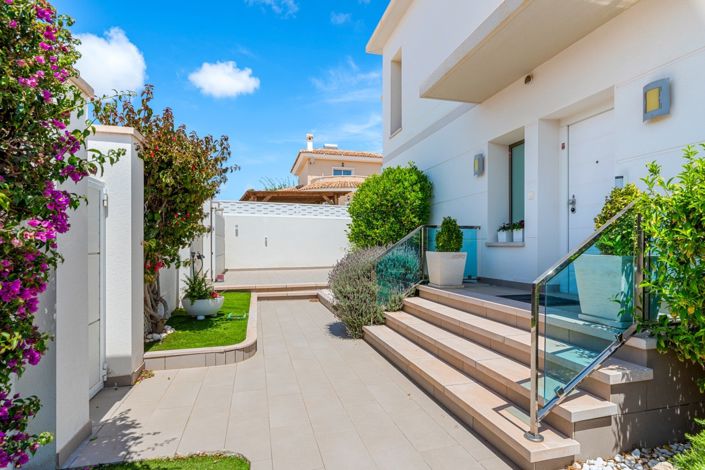 Image No.43-4 Bed Villa for sale