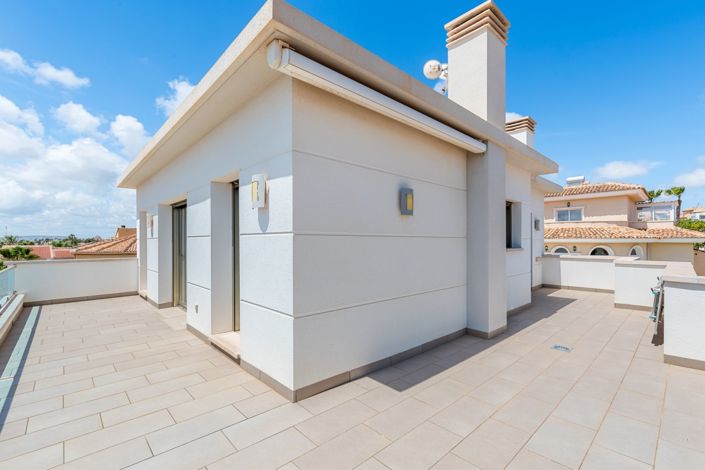 Image No.48-4 Bed Villa for sale