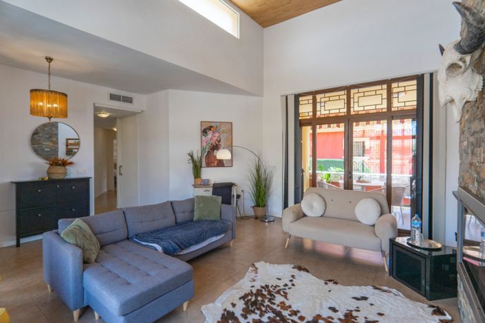 Image No.1-3 Bed Villa for sale