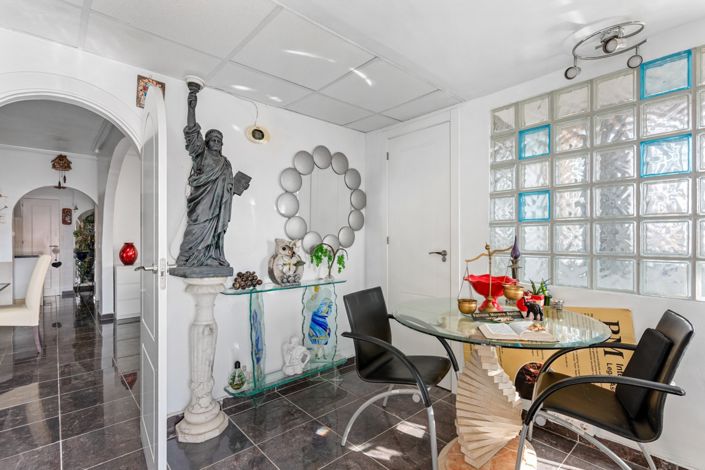 Image No.10-4 Bed Villa for sale