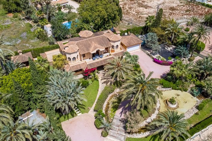 Image No.1-5 Bed Villa for sale