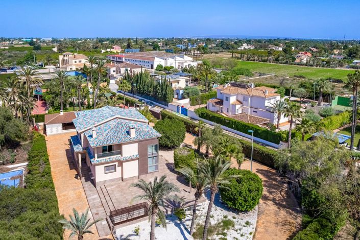 Image No.1-5 Bed Villa for sale