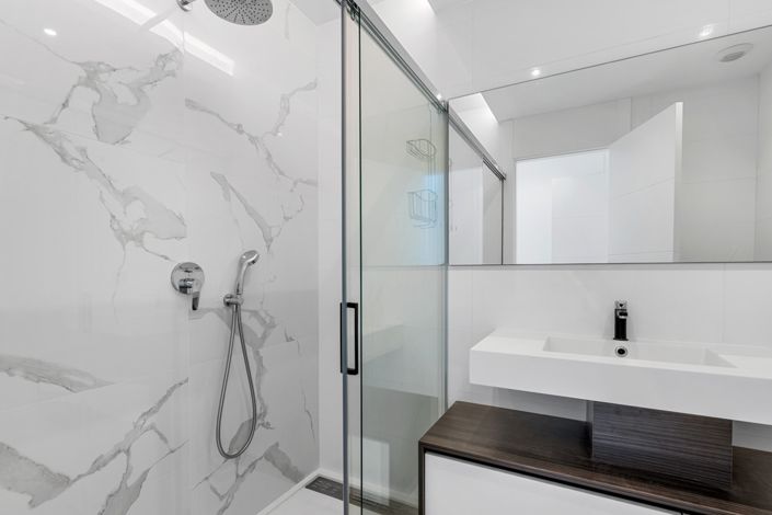 Image No.17-2 Bed Property for sale