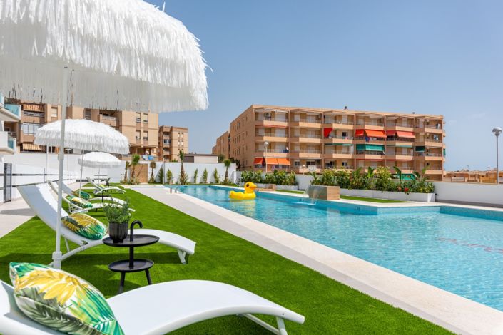 Image No.25-2 Bed Property for sale