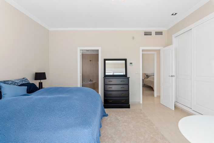 Image No.25-4 Bed Villa for sale