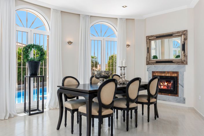 Image No.4-4 Bed Villa for sale