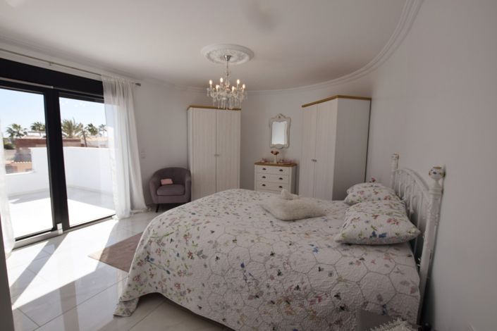 Image No.35-3 Bed Villa for sale