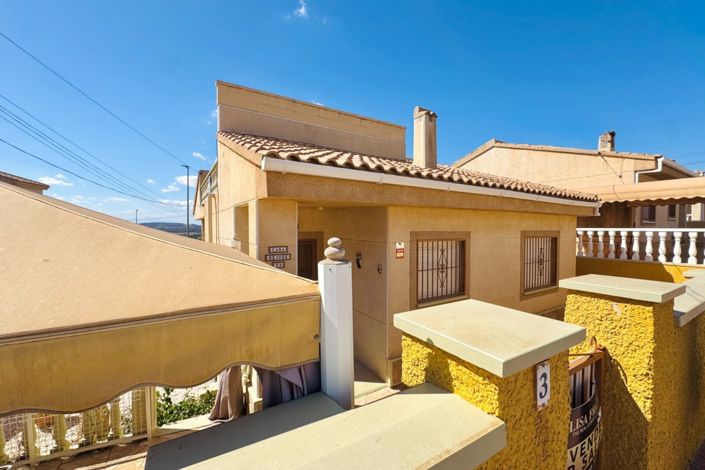Image No.1-4 Bed Villa for sale