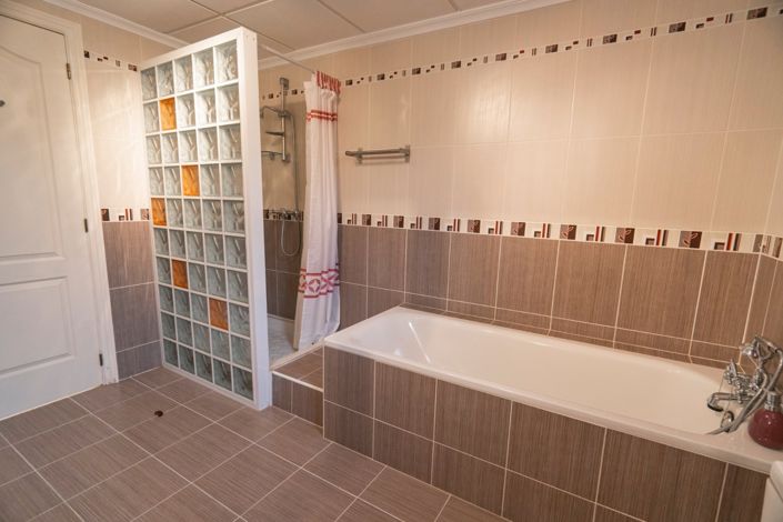 Image No.28-4 Bed Villa for sale