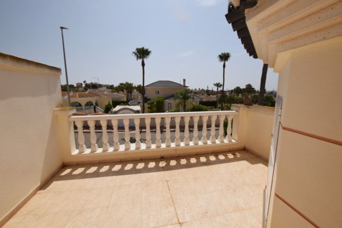 Image No.23-3 Bed Villa for sale