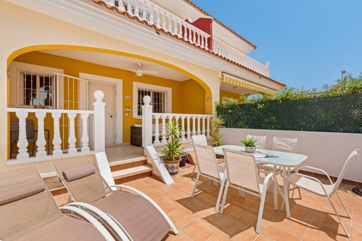 Image No.1-3 Bed Townhouse for sale