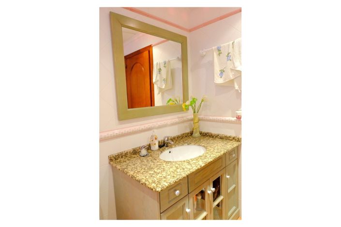 Image No.16-4 Bed Property for sale