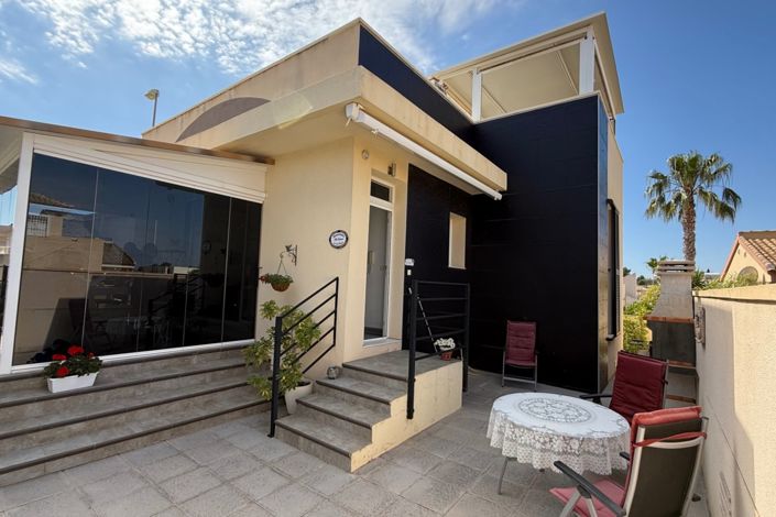 Image No.1-2 Bed Villa for sale