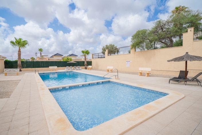 Image No.35-2 Bed Villa for sale