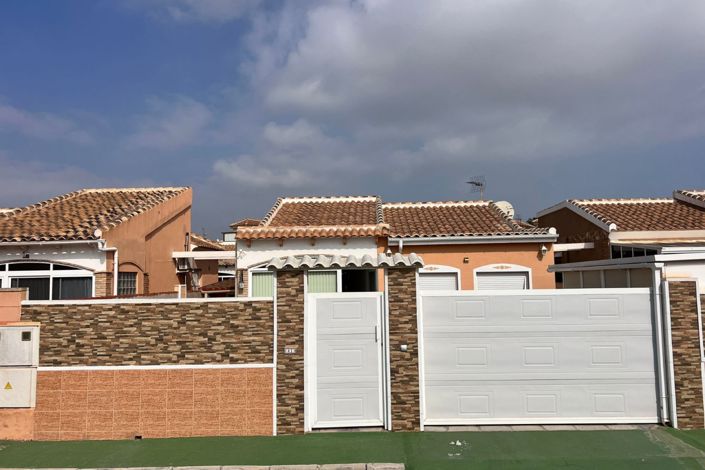 Image No.1-Villa de 2 chambres à vendre à Torrevieja