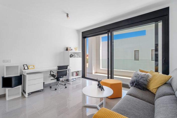 Image No.37-4 Bed Villa for sale