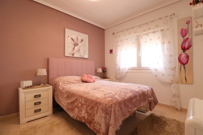 Image No.17-3 Bed Townhouse for sale