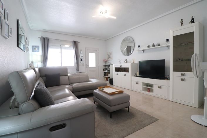 Image No.3-3 Bed Townhouse for sale