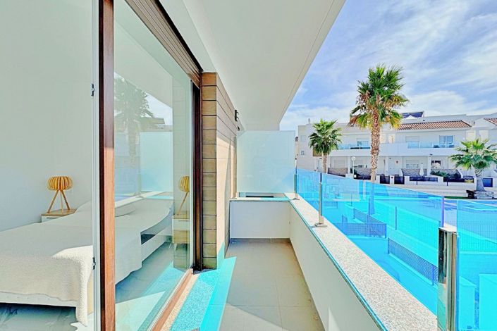 Image No.14-3 Bed Townhouse for sale