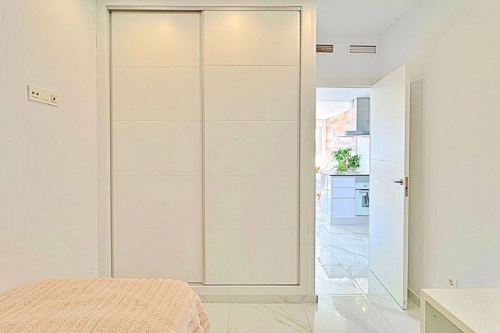 Image No.24-3 Bed Townhouse for sale