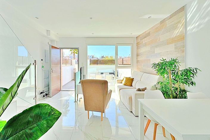 Image No.8-3 Bed Townhouse for sale