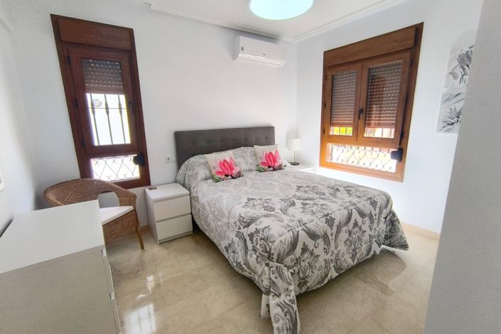 Image No.13-3 Bed Property for sale