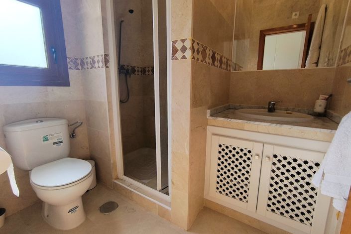 Image No.21-3 Bed Property for sale