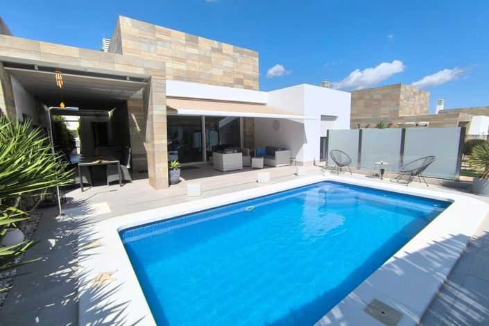 Image No.1-3 Bed Villa for sale